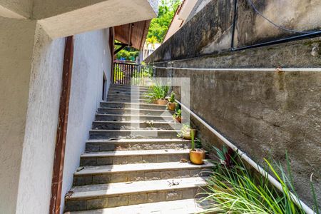 Casa à venda com 385m², 4 quartos e 5 vagas Casa à venda com 385m², 4 quartos e 5 vagasÁrea comum