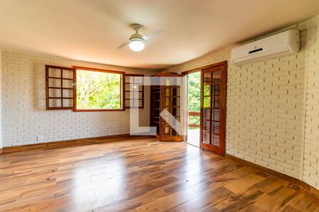 Casa à venda com 385m², 4 quartos e 5 vagas Casa à venda com 385m², 4 quartos e 5 vagasSuíte 3