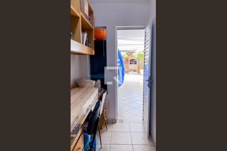 Casa à venda com 220m², 4 quartos e 4 vagas Casa à venda com 220m², 4 quartos e 4 vagasQuarto do Quintal