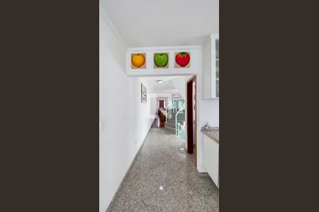 Casa à venda com 220m², 4 quartos e 4 vagas Casa à venda com 220m², 4 quartos e 4 vagasCozinha