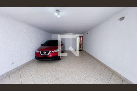 Casa à venda com 220m², 4 quartos e 4 vagas Casa à venda com 220m², 4 quartos e 4 vagasGaragem