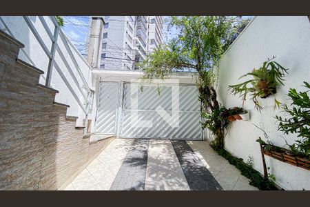 Casa à venda com 220m², 4 quartos e 4 vagas Casa à venda com 220m², 4 quartos e 4 vagasGaragem - Quintal