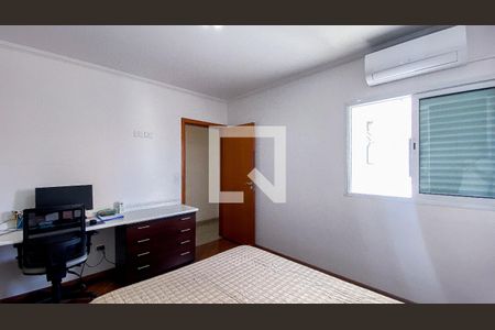 Casa à venda com 220m², 4 quartos e 4 vagas Casa à venda com 220m², 4 quartos e 4 vagasQuarto 2