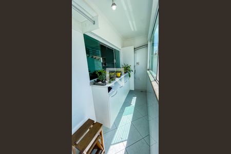 Casa à venda com 220m², 4 quartos e 4 vagas Casa à venda com 220m², 4 quartos e 4 vagasÁrea de Serviço