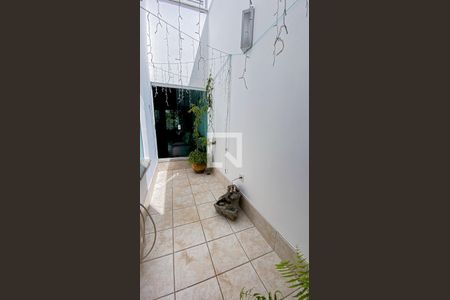 Casa à venda com 220m², 4 quartos e 4 vagas Casa à venda com 220m², 4 quartos e 4 vagasJardim de Inverno