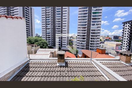 Casa à venda com 220m², 4 quartos e 4 vagas Casa à venda com 220m², 4 quartos e 4 vagasVista Área de Serviço