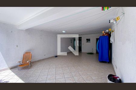 Casa à venda com 220m², 4 quartos e 4 vagas Casa à venda com 220m², 4 quartos e 4 vagasQuintal