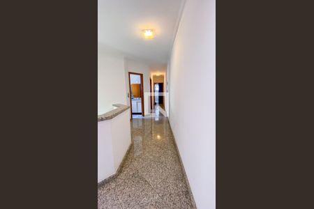 Casa à venda com 220m², 4 quartos e 4 vagas Casa à venda com 220m², 4 quartos e 4 vagasCorredor