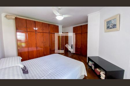 Casa à venda com 220m², 4 quartos e 4 vagas Casa à venda com 220m², 4 quartos e 4 vagasSuite 1