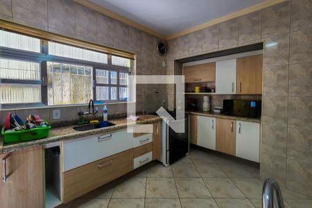 Casa à venda com 240m², 3 quartos e 4 vagas Casa à venda com 240m², 3 quartos e 4 vagasCozinha