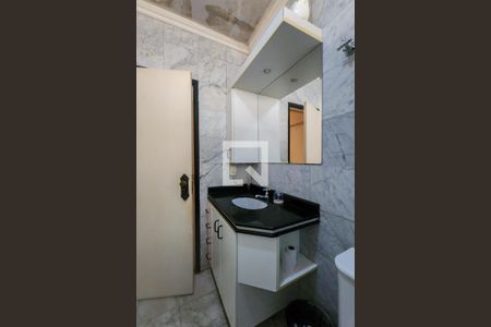 Casa à venda com 240m², 3 quartos e 4 vagas Casa à venda com 240m², 3 quartos e 4 vagasBanheiro Social