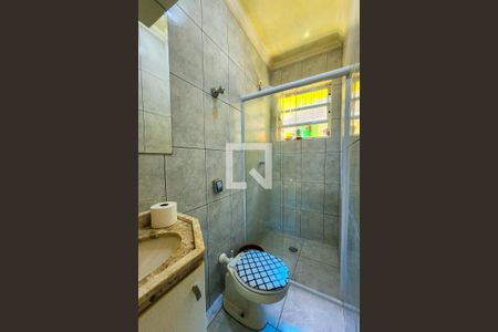 Casa à venda com 240m², 3 quartos e 4 vagas Casa à venda com 240m², 3 quartos e 4 vagasBanheiro da Suíte