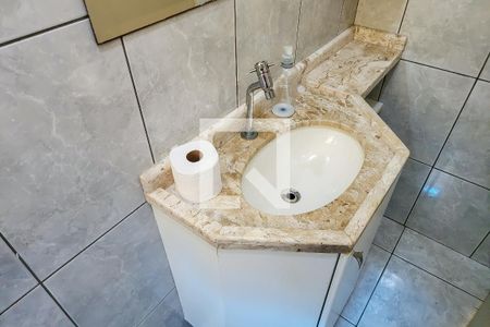 Casa à venda com 240m², 3 quartos e 4 vagas Casa à venda com 240m², 3 quartos e 4 vagasBanheiro da Suíte