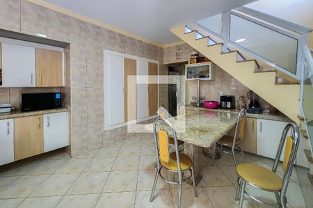 Casa à venda com 240m², 3 quartos e 4 vagas Casa à venda com 240m², 3 quartos e 4 vagasCozinha