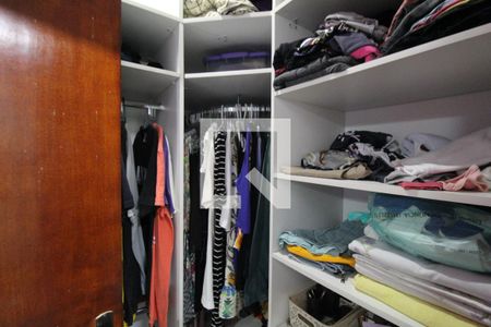 Casa à venda com 800m², 5 quartos e 3 vagasCloset da suíte 2