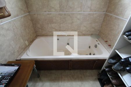 Casa à venda com 800m², 5 quartos e 3 vagasBanheira da suíte 3