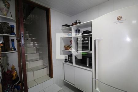 Casa à venda com 800m², 5 quartos e 3 vagasCozinha - Escada para área de serviço