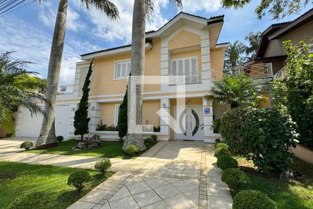 Casa de condomínio à venda com 600m², 4 quartos e 6 vagasFachada