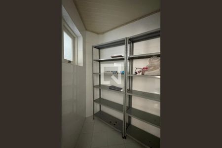 Casa de condomínio à venda com 600m², 4 quartos e 6 vagasDespensa