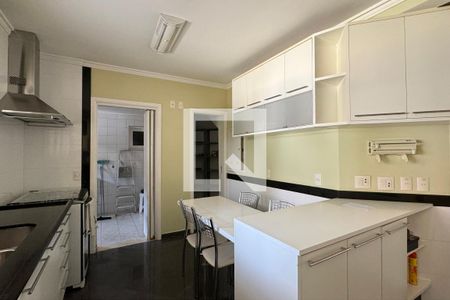 Casa de condomínio à venda com 600m², 4 quartos e 6 vagasCozinha