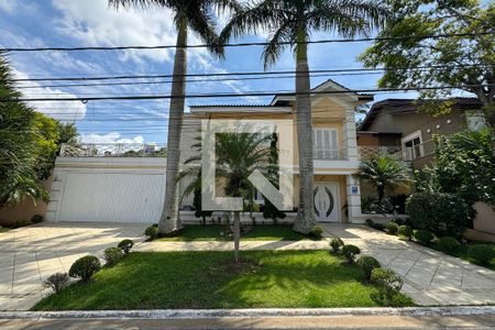 Casa de condomínio à venda com 600m², 4 quartos e 6 vagasFachada