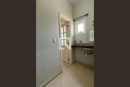 Casa de condomínio à venda com 600m², 4 quartos e 6 vagasBanheiro