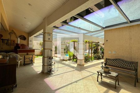 Casa de condomínio à venda com 600m², 4 quartos e 6 vagasChurrasqueira