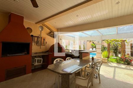 Casa de condomínio à venda com 600m², 4 quartos e 6 vagasChurrasqueira