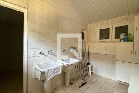 Casa de condomínio à venda com 600m², 4 quartos e 6 vagasÁrea de Serviço