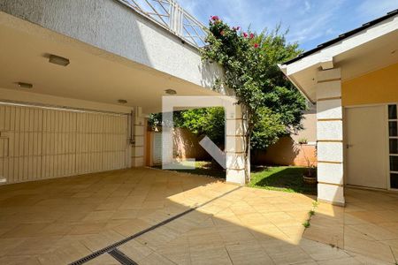 Casa de condomínio à venda com 600m², 4 quartos e 6 vagasGaragem