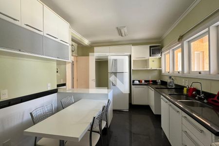 Casa de condomínio à venda com 600m², 4 quartos e 6 vagasCozinha