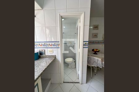 Apartamento à venda com 85m², 3 quartos e 1 vaga Apartamento à venda com 85m², 3 quartos e 1 vagaBanheiro de serviço