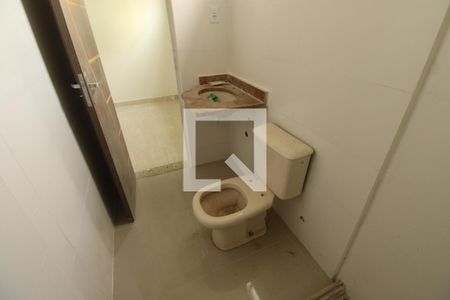 Banheiro de apartamento para alugar com 2 quartos, 55m² em Quintino Bocaiúva, Rio de Janeiro