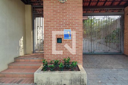 Casa à venda com 605m², 7 quartos e 6 vagasPLACA INSTALADA NA FACHADA