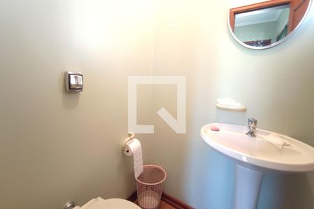 Casa à venda com 605m², 7 quartos e 6 vagasBanheiro Escritório