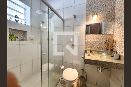 Casa à venda com 405m², 4 quartos e 2 vagasBanheiro Social - 2 andar