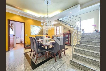 Casa à venda com 405m², 4 quartos e 2 vagasSala de Jantar