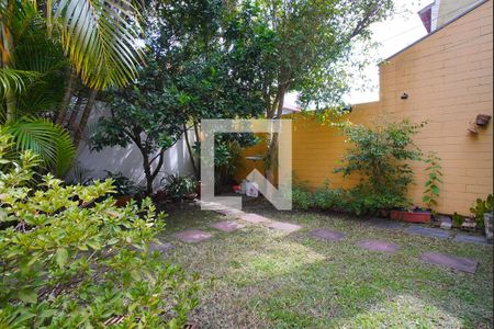 Casa de condomínio à venda com 195m², 3 quartos e 3 vagasPátio