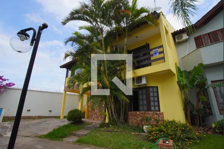 Casa de condomínio à venda com 195m², 3 quartos e 3 vagasFachada