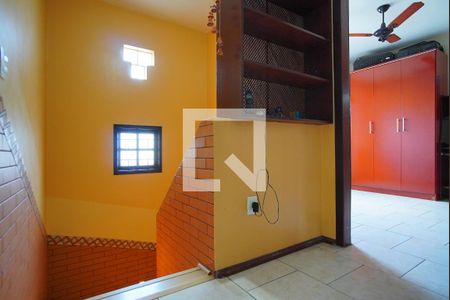 Casa de condomínio à venda com 195m², 3 quartos e 3 vagasEscada - Corredor