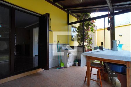 Casa de condomínio à venda com 195m², 3 quartos e 3 vagasÁrea de Serviço