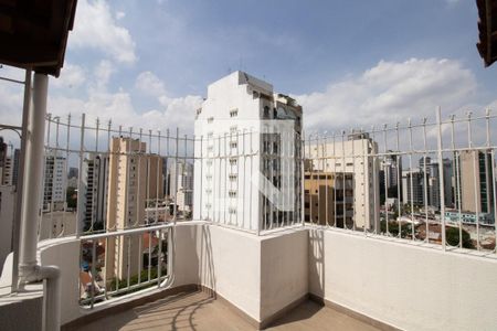 Apartamento à venda com 200m², 4 quartos e 2 vagas Apartamento à venda com 200m², 4 quartos e 2 vagasTerraço