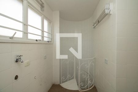 Apartamento à venda com 200m², 4 quartos e 2 vagas Apartamento à venda com 200m², 4 quartos e 2 vagasÁrea de serviço