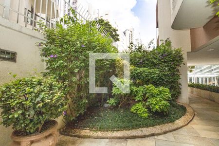 Apartamento à venda com 200m², 4 quartos e 2 vagas Apartamento à venda com 200m², 4 quartos e 2 vagasÁrea comum - Jardim