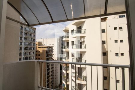 Apartamento à venda com 200m², 4 quartos e 2 vagas Apartamento à venda com 200m², 4 quartos e 2 vagasSala 2