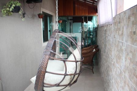 Varanda de casa à venda com 6 quartos, 350m² em Conjunto Água Branca, Contagem