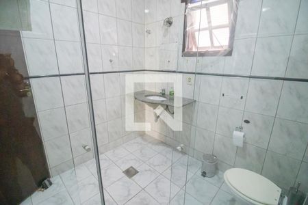 Casa para alugar com 200m², 4 quartos e 2 vagas Casa para alugar com 200m², 4 quartos e 2 vagasBanheiro Social