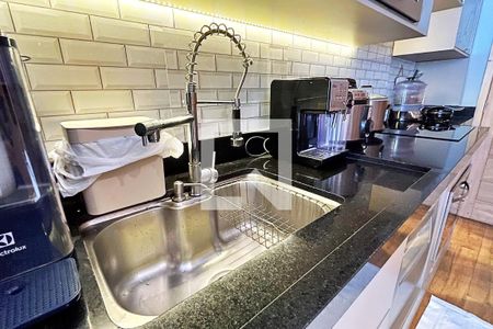 Apartamento à venda com 47m², 2 quartos e 1 vaga Apartamento à venda com 47m², 2 quartos e 1 vagaCozinha