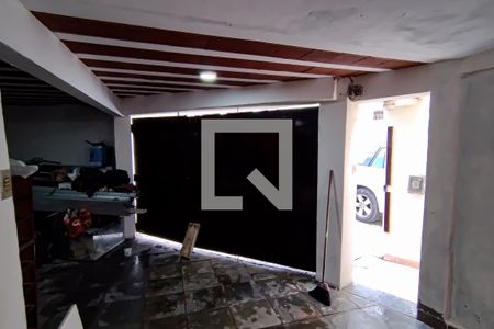 Casa à venda com 220m², 6 quartos e 2 vagas Casa à venda com 220m², 6 quartos e 2 vagasgaragem