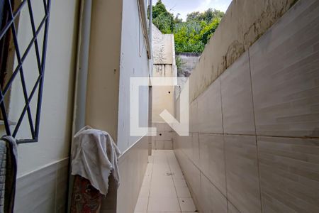 Casa à venda com 220m², 6 quartos e 2 vagas Casa à venda com 220m², 6 quartos e 2 vagascorredor